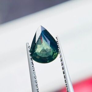 0.96 Carats Natural Sapphire Fine Grade
